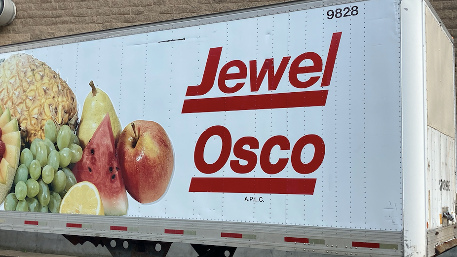 Jewel-Osco reopens store that was looted last year