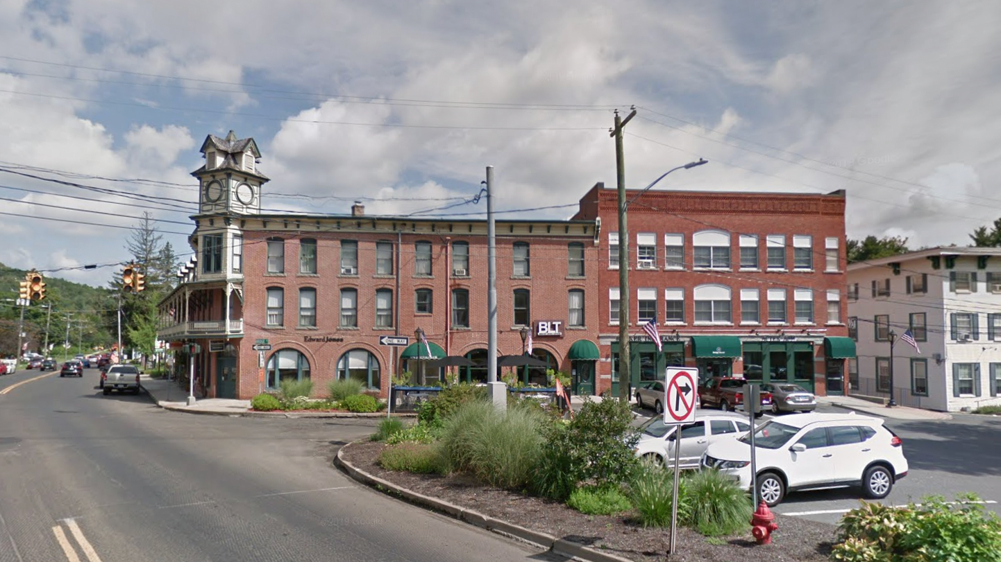 3 firefighters hurt battling blaze at historic Conn. building