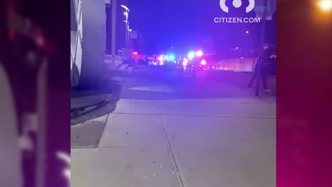 Man killed, woman wounded in shooting at Queens karaoke bar