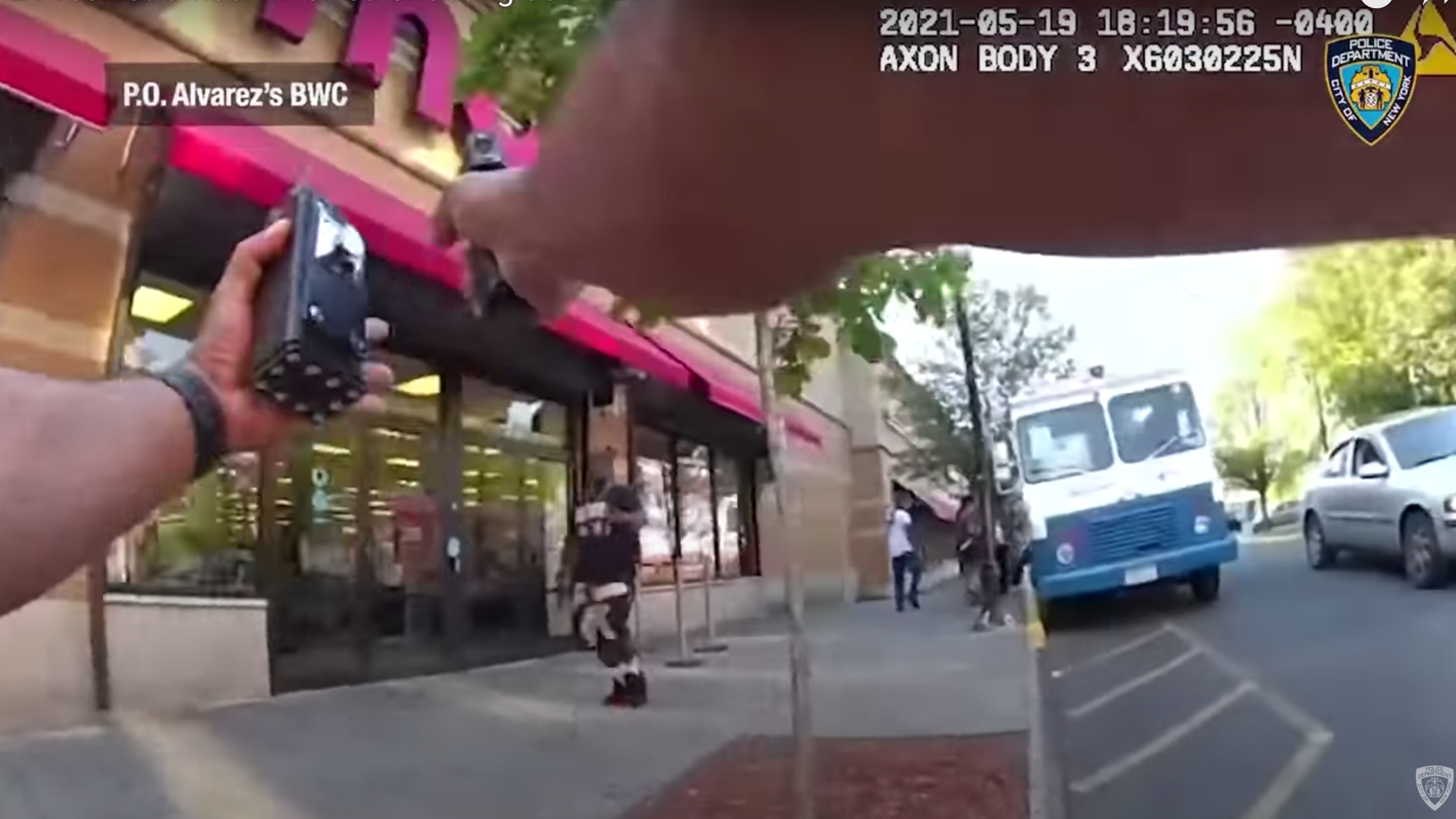 VIDEO: NYPD body cameras show police exchange gunfire with Bronx robbery suspect