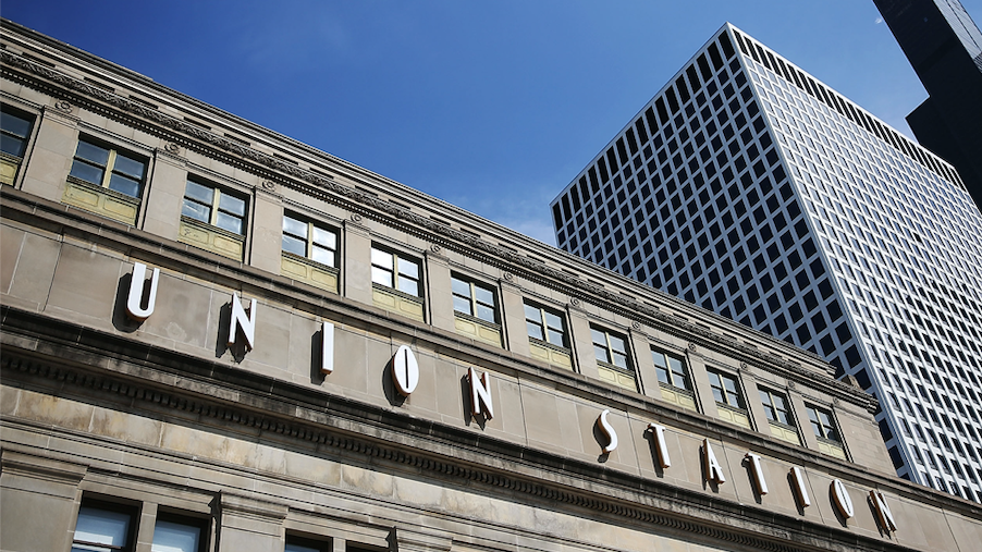 Police fatally shoot murder suspect at Chicago's Union Station