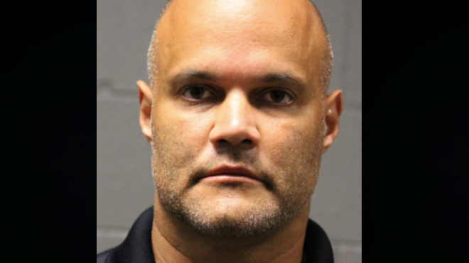 Chicago police lieutenant shoved flashlight between suspect's legs: prosecutors