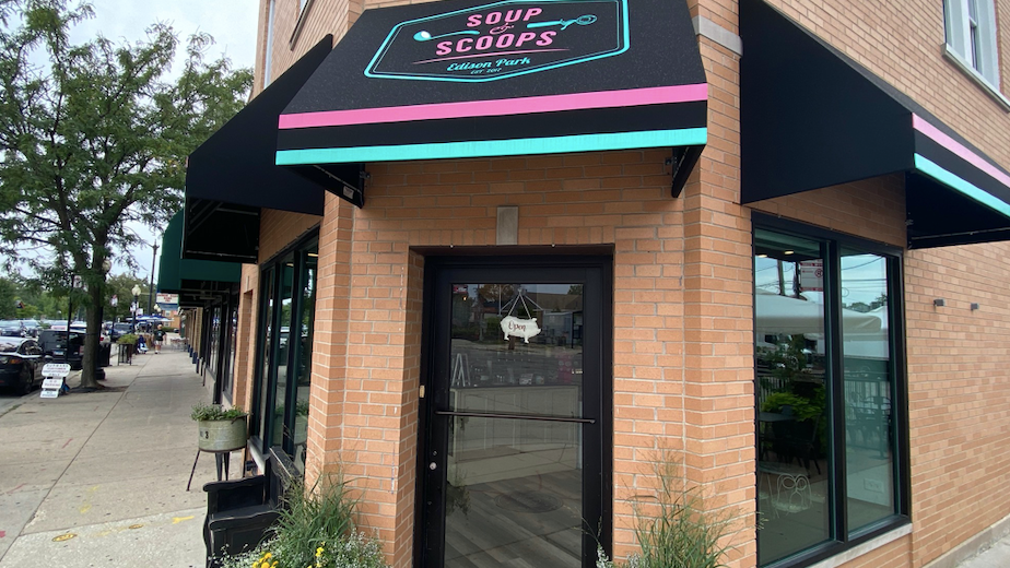 Commuter-oriented restaurant specializes in soup and ice cream