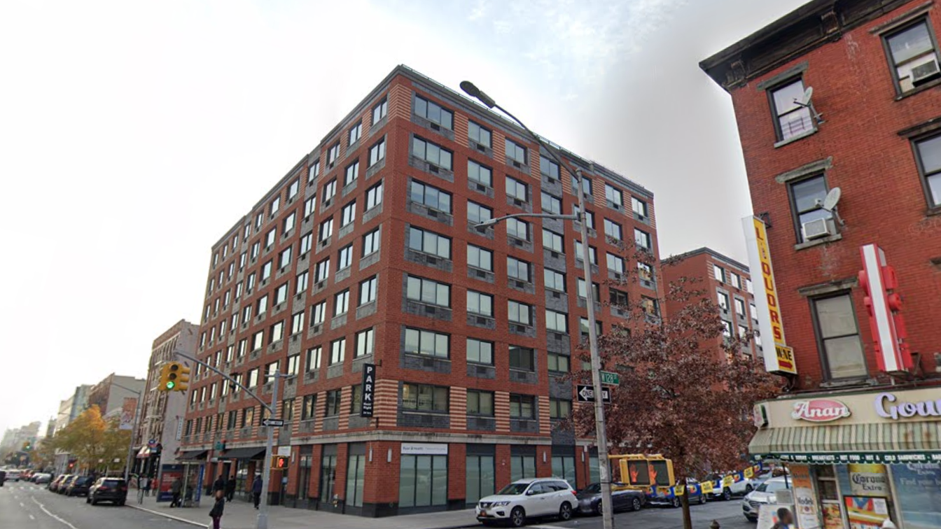 Pregnant woman, 31, fatally shot outside her Manhattan baby shower