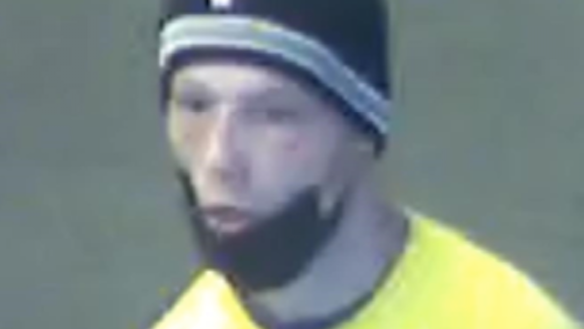 Police seek suspect in armed robbery on CTA train