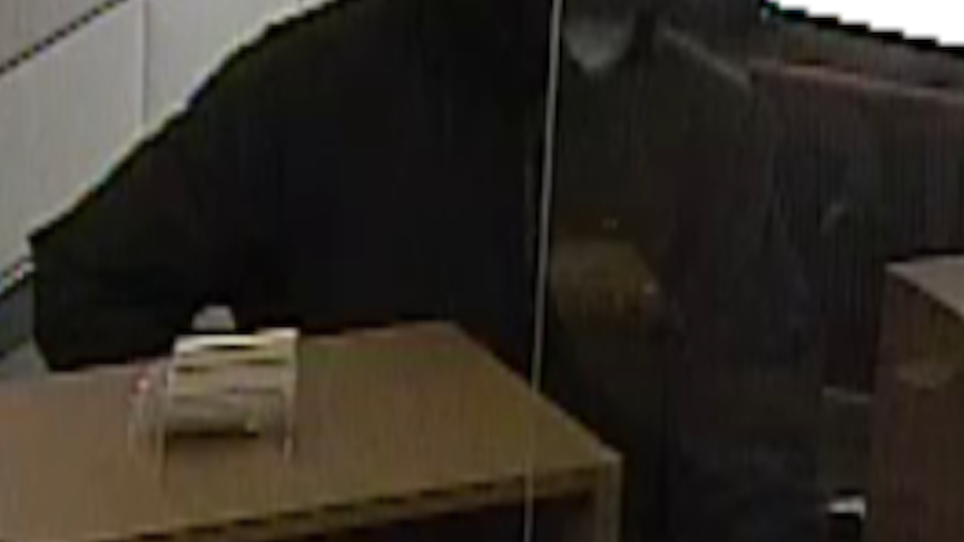 FBI searching for man who robbed Naperville bank