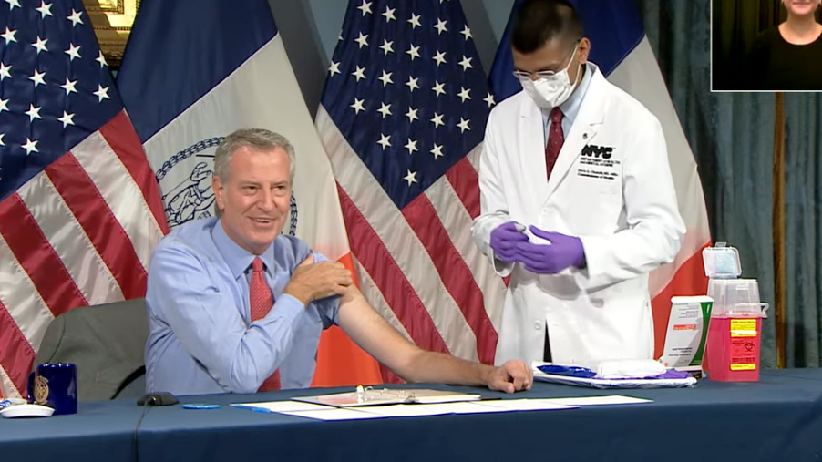 VIDEO: De Blasio rolls up his sleeve for flu shot at City Hall briefing