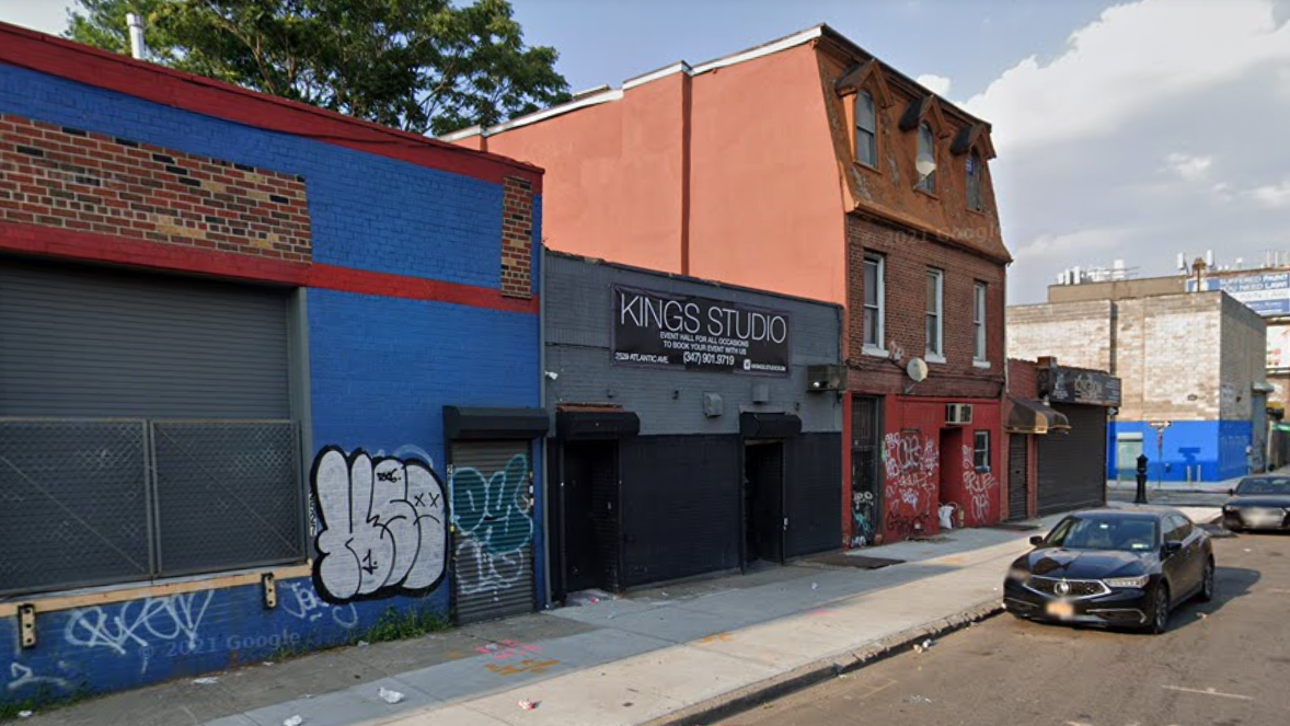Woman, 25, shot 4 times outside Brooklyn baby shower: police