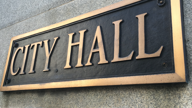 Judge considers police union request in vaccine-mandate fight against city