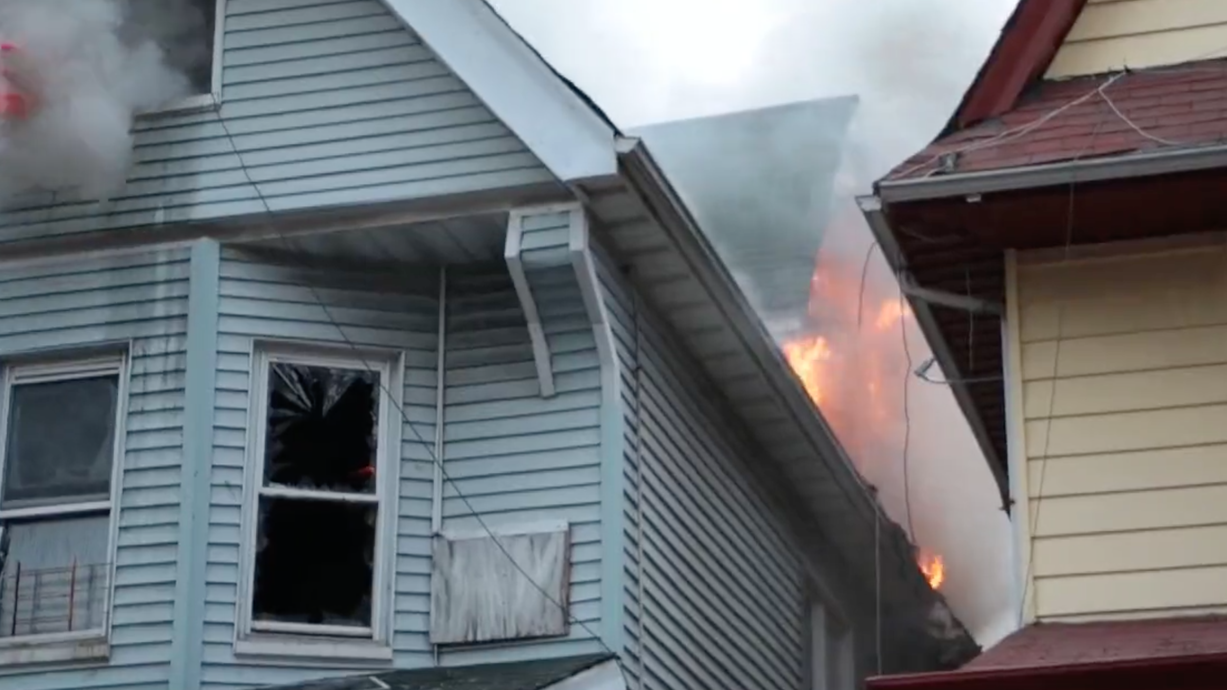 2 people suffer minor injuries after blaze engulfs multiple Brooklyn buildings: report
