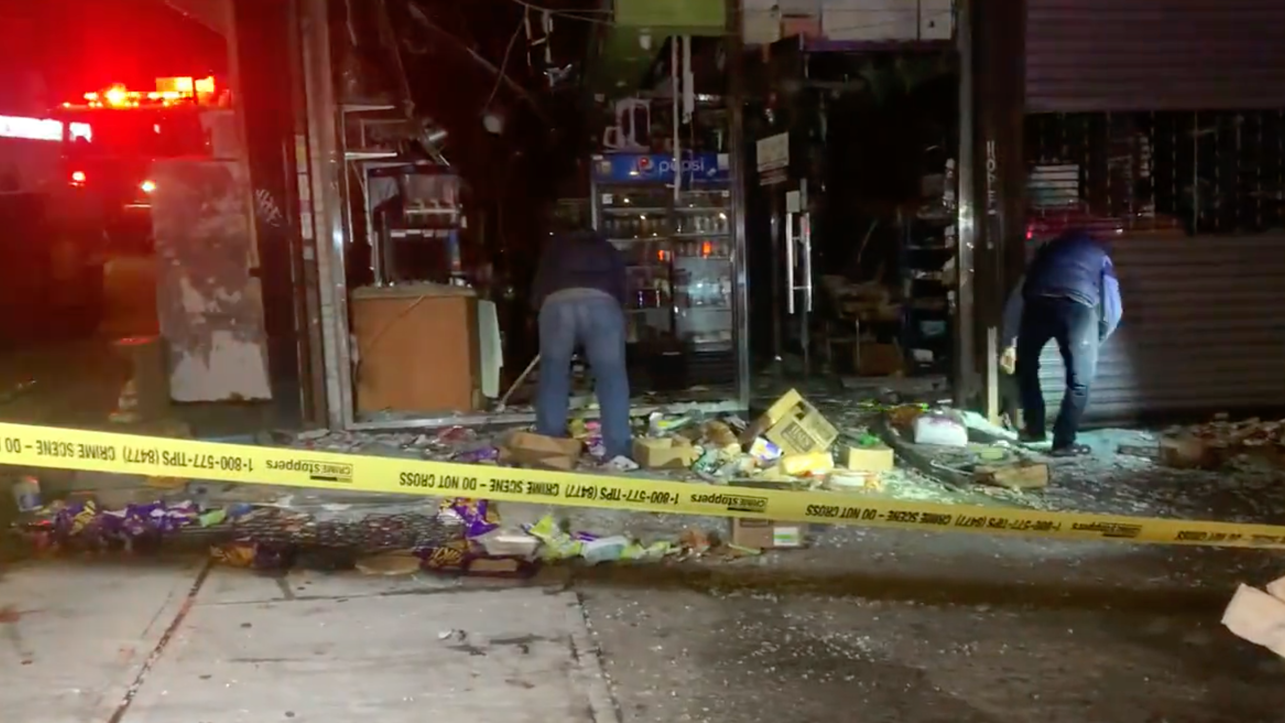 4-alarm  rips through row of Bronx businesses overnight