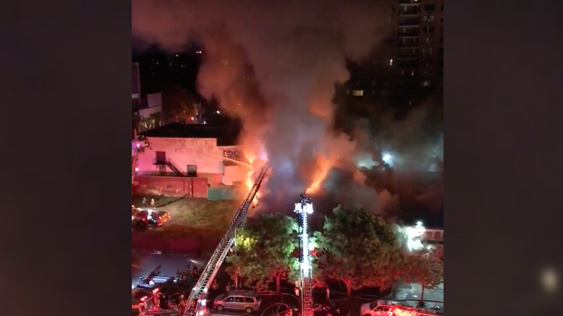5-alarm fire tears through row of Harlem stores: FDNY