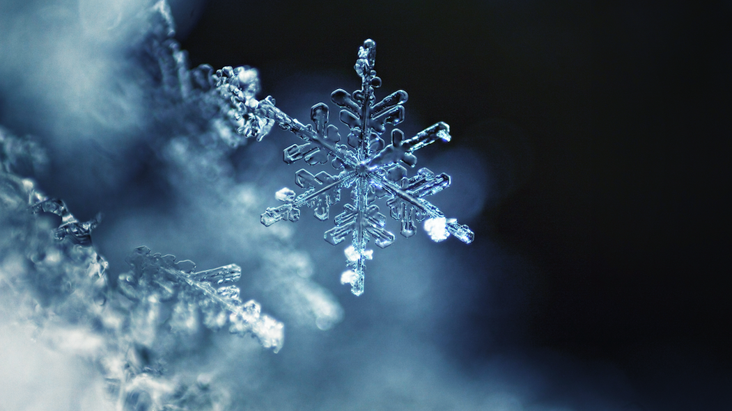 First traces of snow overdue in Chicago: 'Winter's coming'