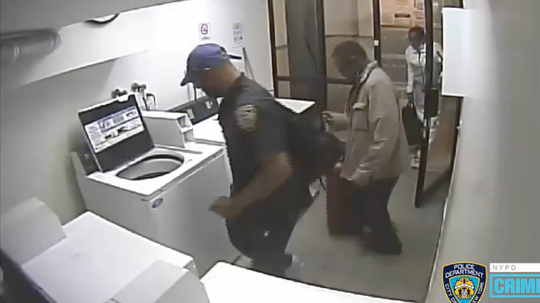 VIDEO: Man impersonating police officer among 3 spotted burglarizing Manhattan building