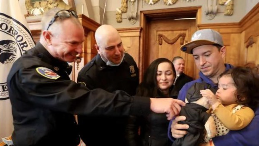 Mom, baby reunite with Yonkers officers, bystanders who rescued them after drunk driving crash