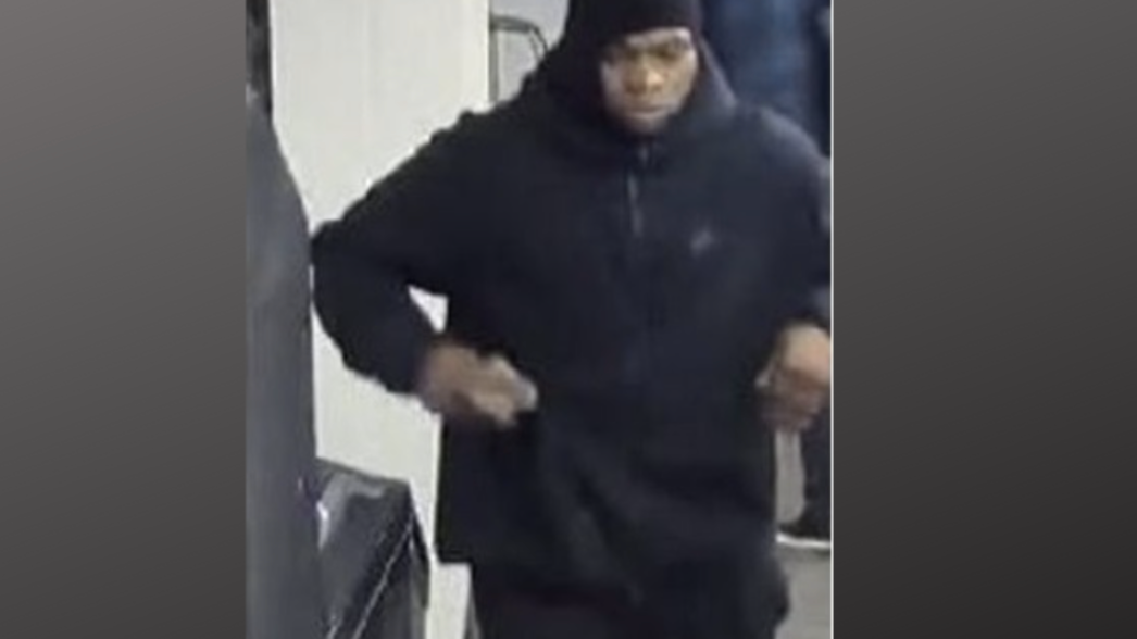 VIDEO: Man who robbed bus driver in Times Square sought by NYPD