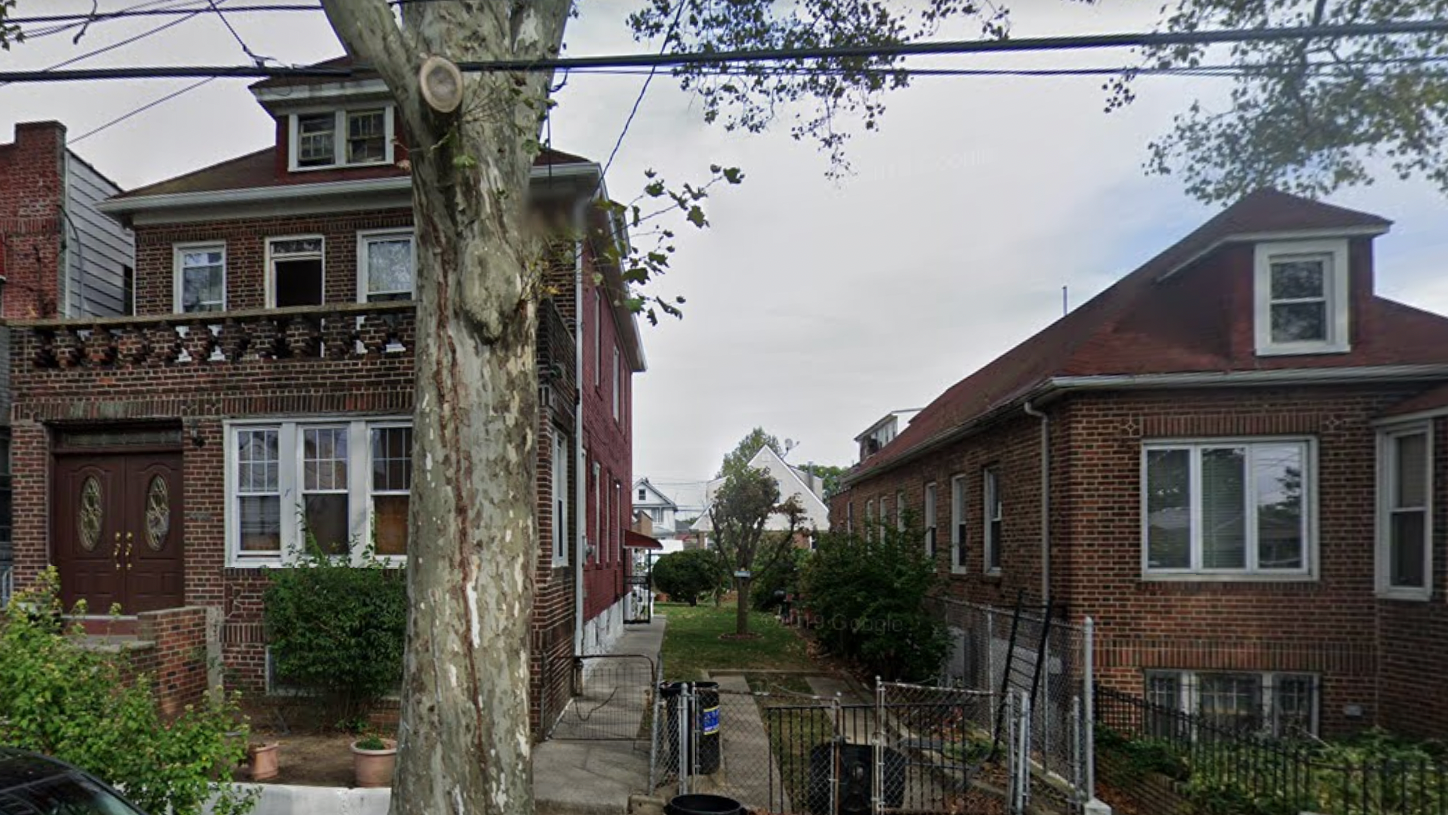Man, 27, killed in Queens shooting; suspect sought