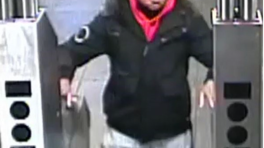 Man, 34, slashed in face during dispute inside Harlem subway station: NYPD
