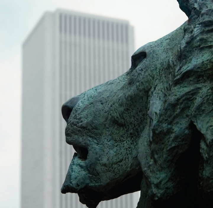 Lion outside Art Institute