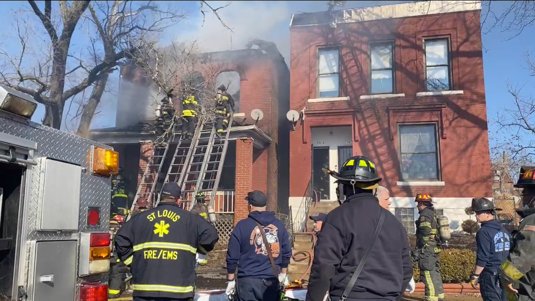 St. Louis firefighter dead after roof collapsed while battling fire