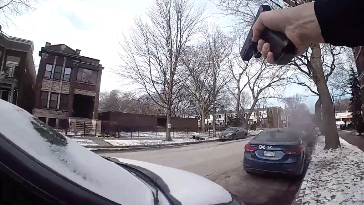 Video shows UChicago cop firing at suspect, yelling: 'Get on the ground!'