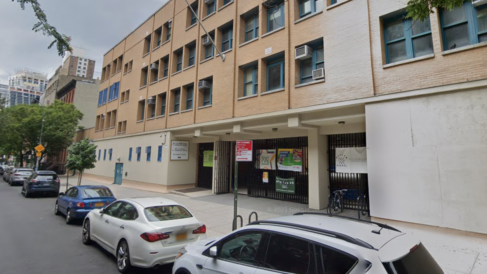 NYC school safety agents find weapons in middle school student's backpack