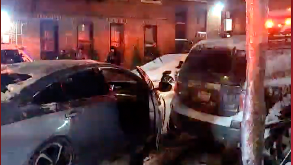 Off-duty correction officer shoots 2 armed robbers in the Bronx after date allegedly sets him up