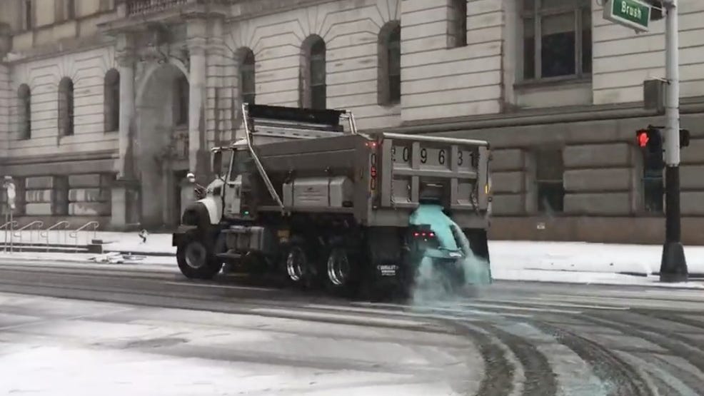 More snow, slippery roads in Metro Detroit: What to expect from day 2 of winter storm