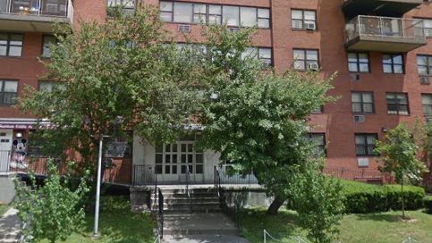 Man shot in the groin in the Bronx; 4 suspects sought: police