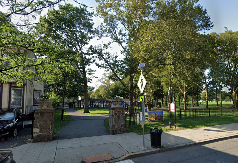 Lincoln Park entrance