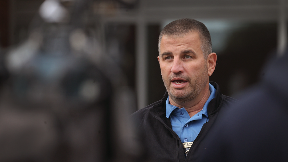 Arbitrator upholds Chicago's vaccine mandate for police