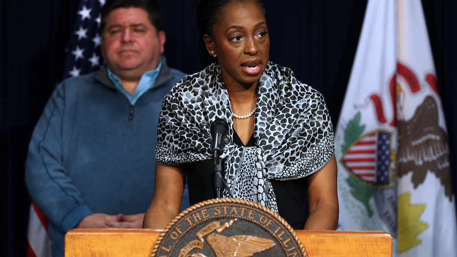 Illinois top doctor stepping down on March 14