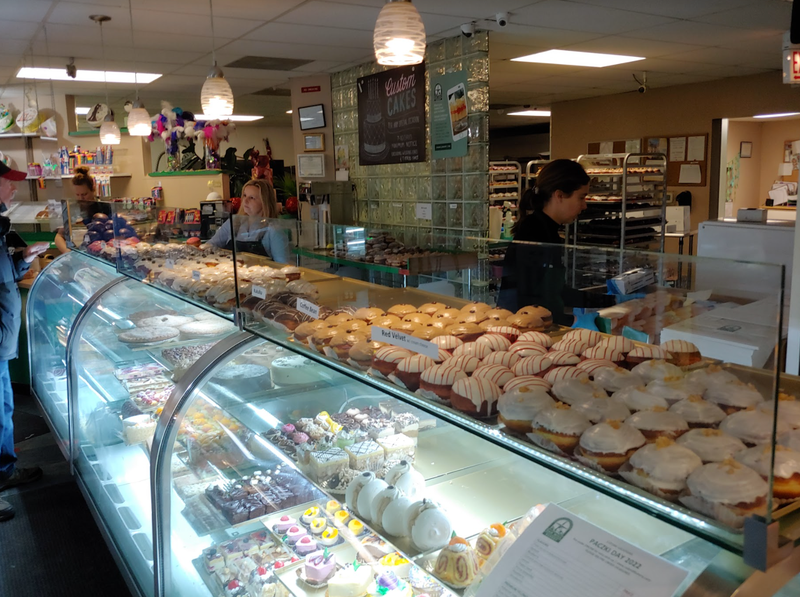 Instead of booze, some Chicagoans load up on Polish treat this Fat Tuesday