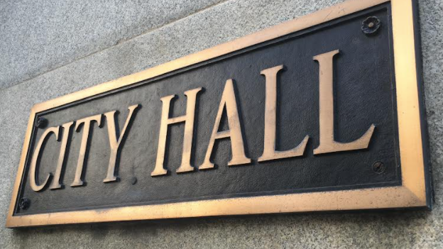 Aldermen urge mayor not to fire city employees who fail to meet vaccine deadline