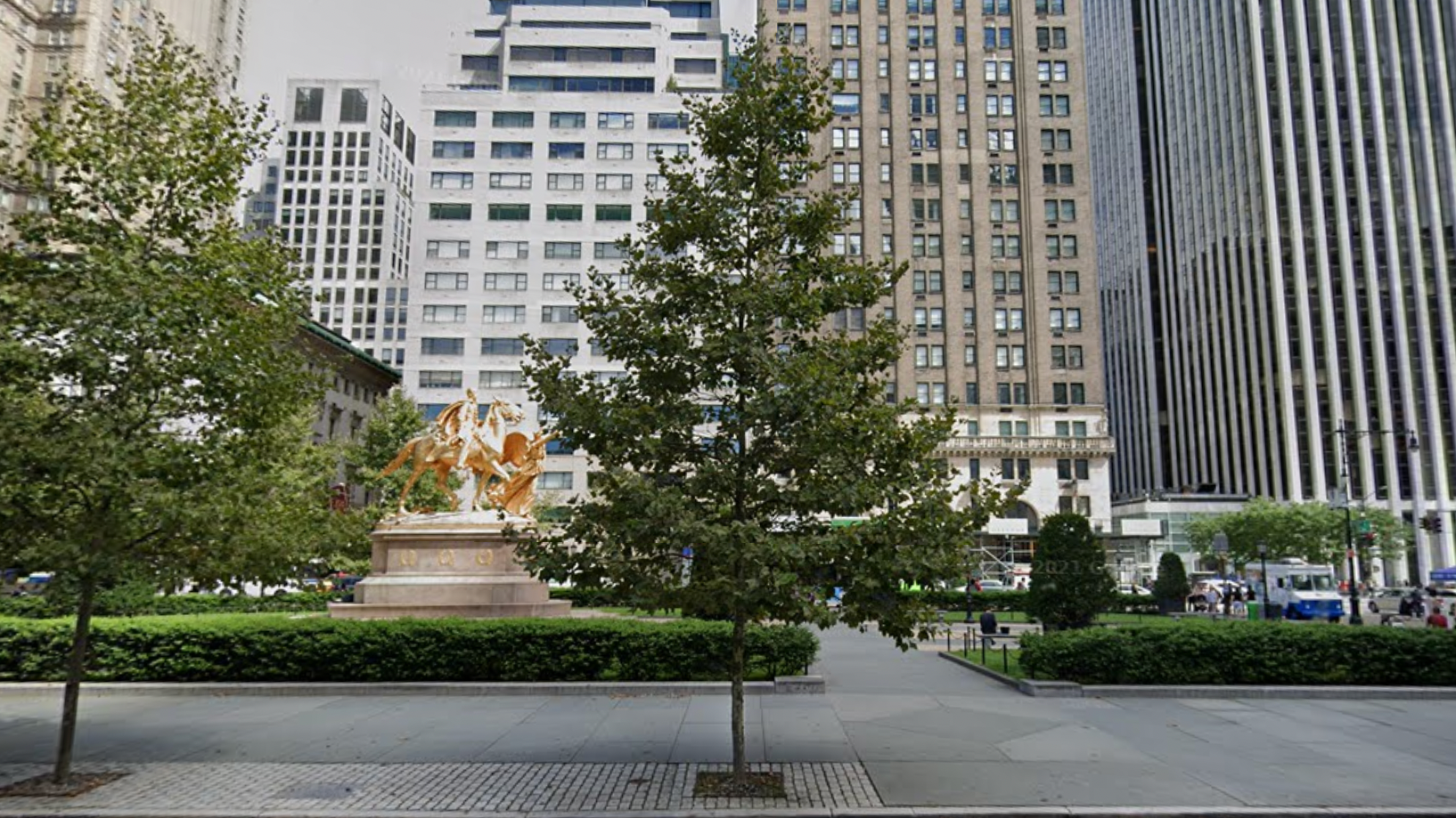Girl, 9, visiting NYC with mom, punched in face by man, 27, near Central Park