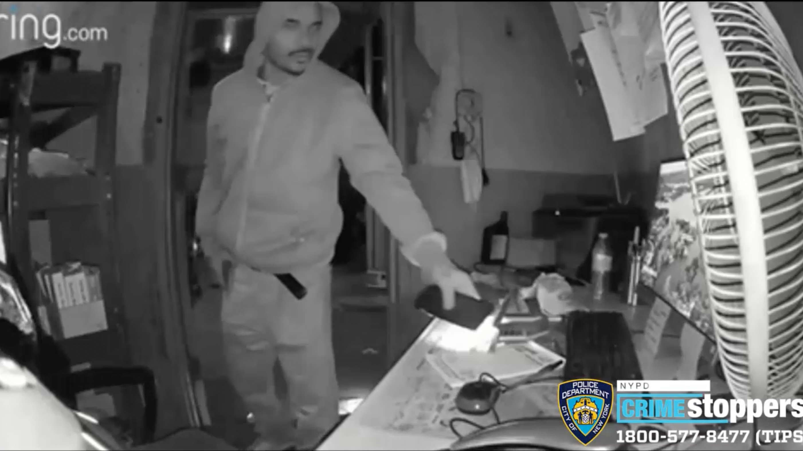 Man wanted for stealing $25K, inspection stickers from Brooklyn auto repair shop