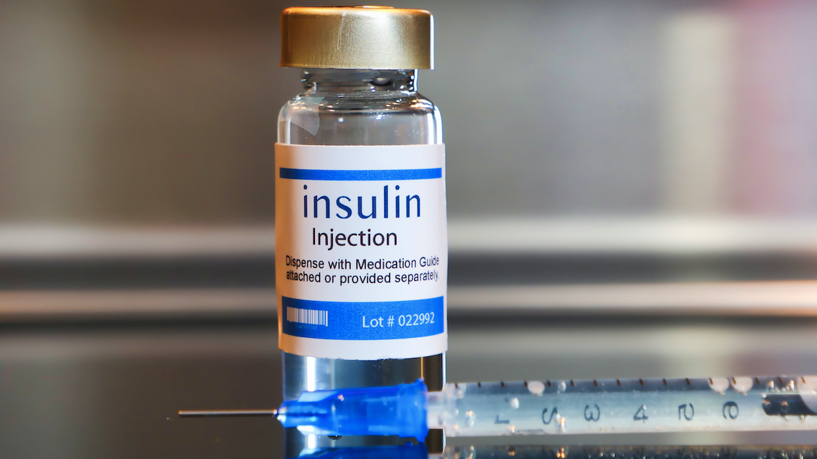 Sen. Duckworth pushes bill to cap insulin costs for consumers