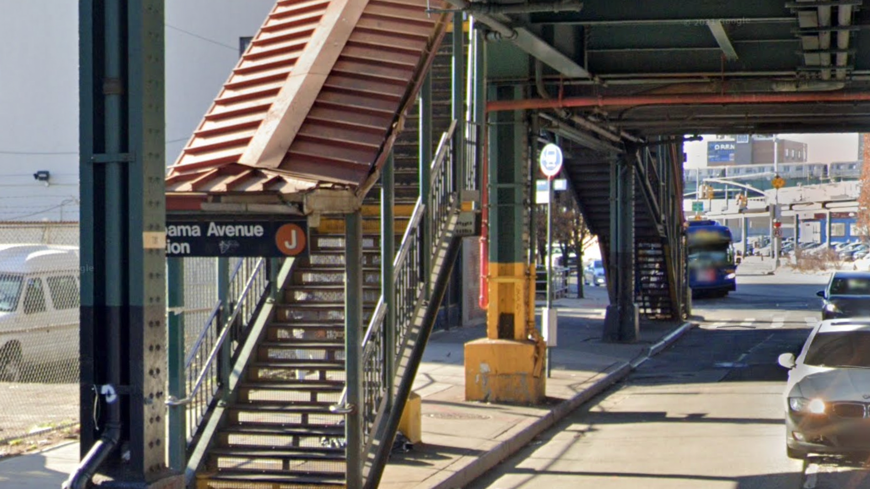 Man, 21, slashed in head during dispute on J train