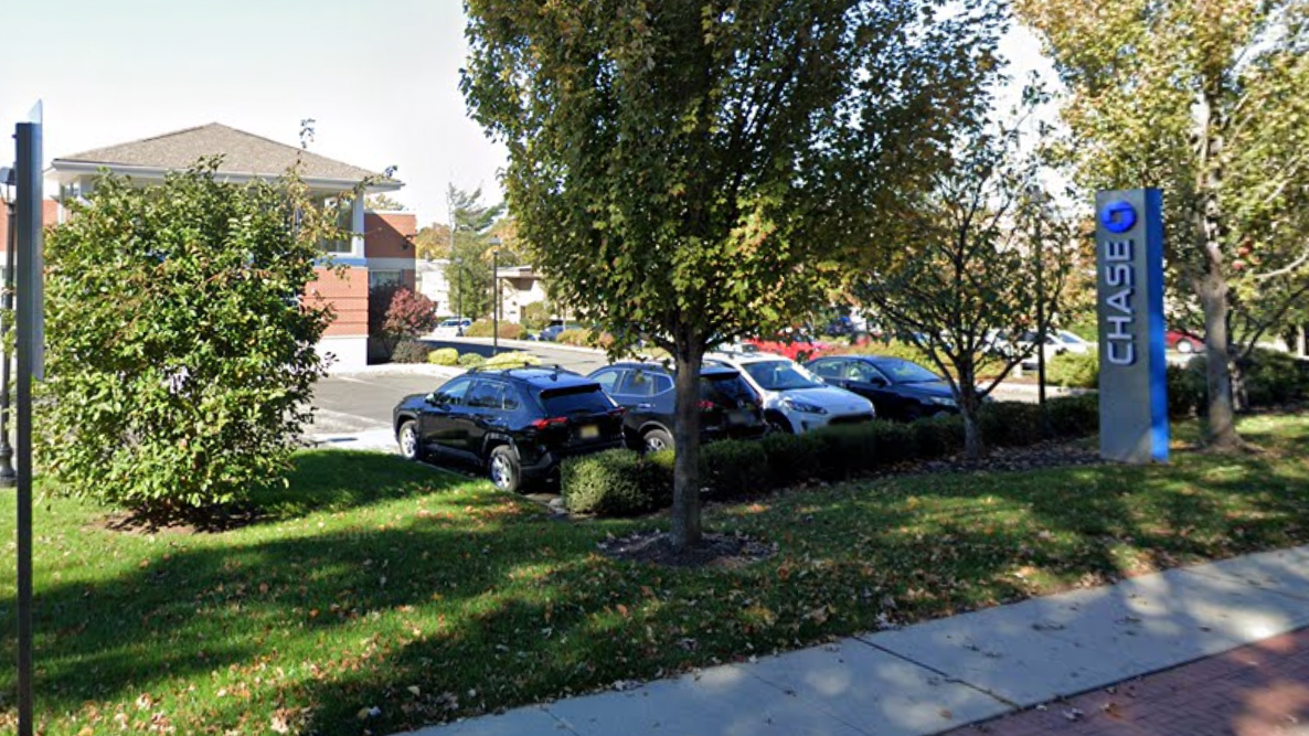 Carjacker steals vehicle from NJ bank parking lot with child in back seat