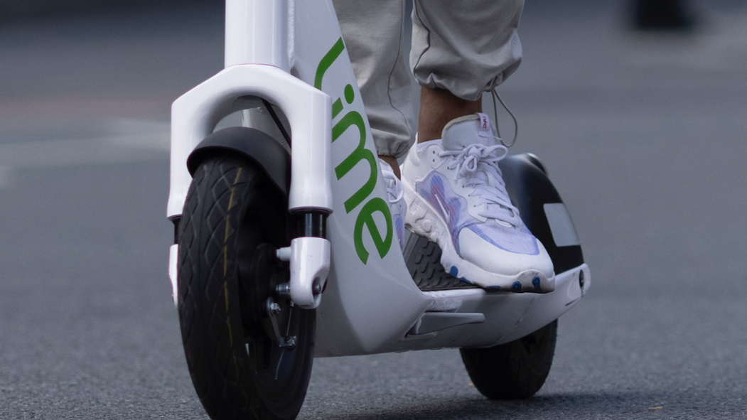 Chicago to get thousands more e-scooters; will problems follow?