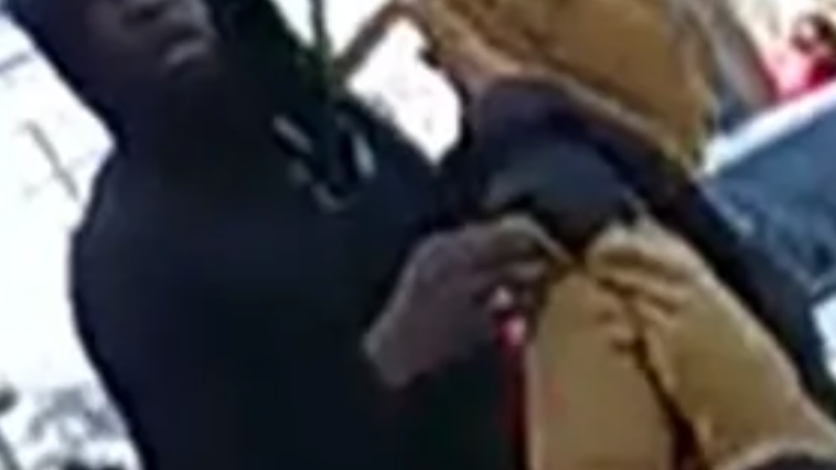 Man, 32, hurt in broad daylight Bronx attempted carjacking: police