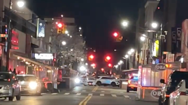 Bouncer shot in groin at Queens lounge, 2 men flee in car