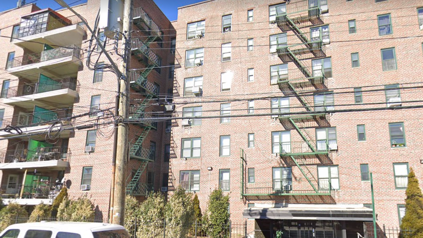 3-alarm fire in Bronx apartment building injures 5
