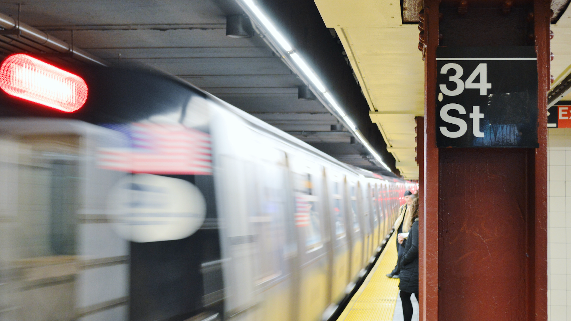 Woman, 34, slashed in leg on Midtown subway platform; no arrests: police