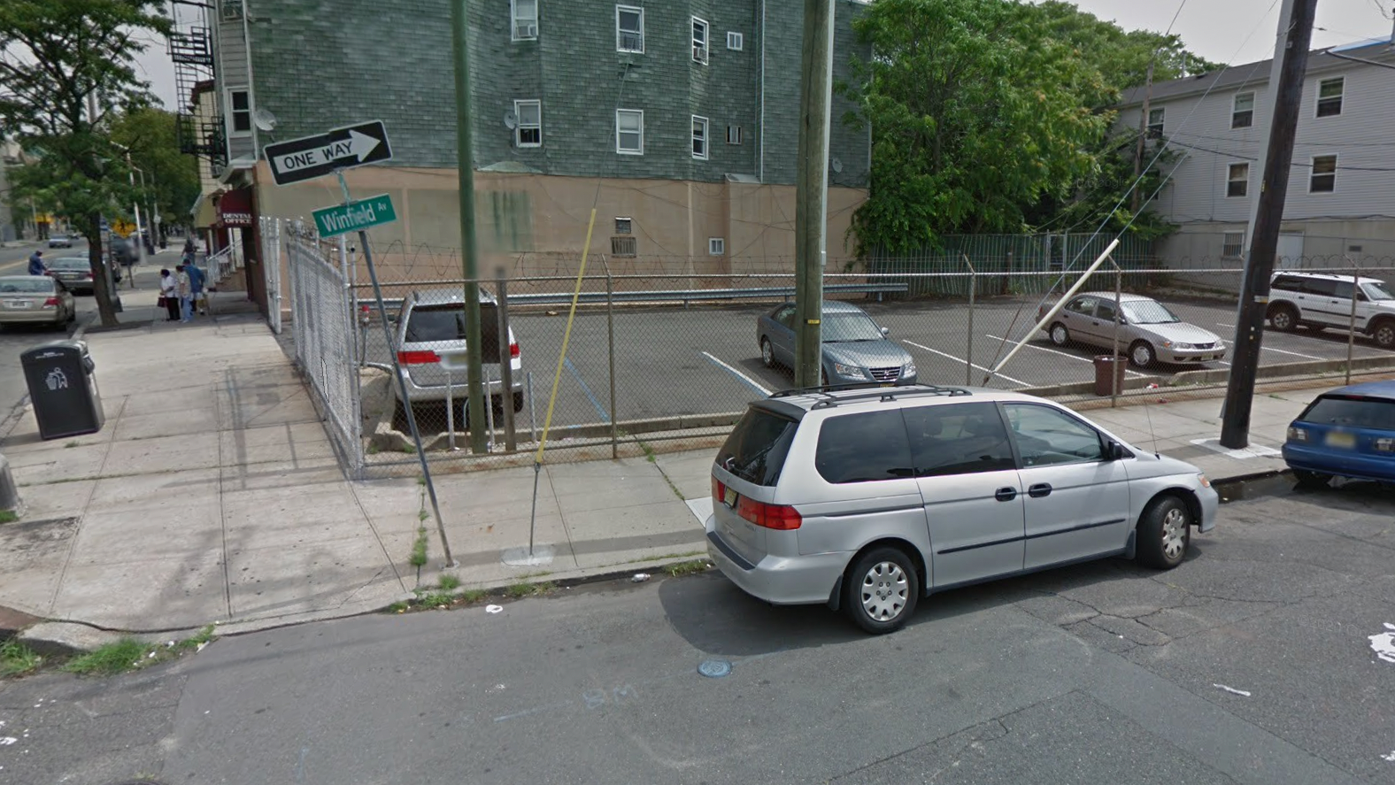 Staten Island man punches New Jersey man unconscious, robs him on street