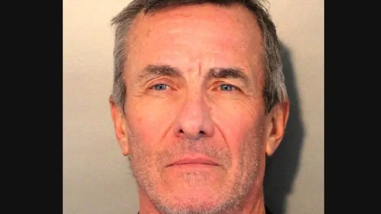 Man threw bricks at LI sanitation truck, sprayed chemical at workers: officials