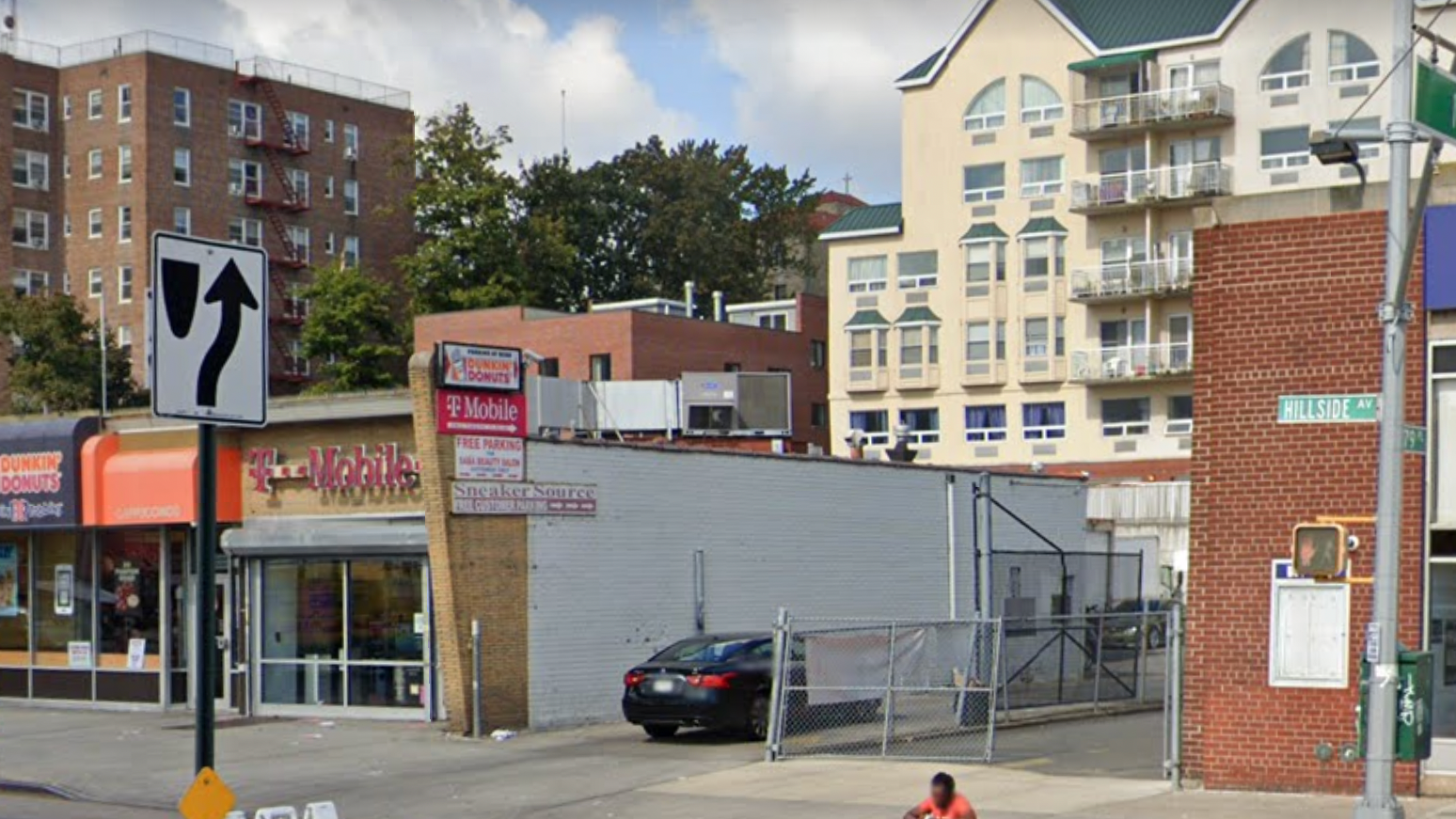 Argument outside Queens bar leaves man in critical condition after shooting