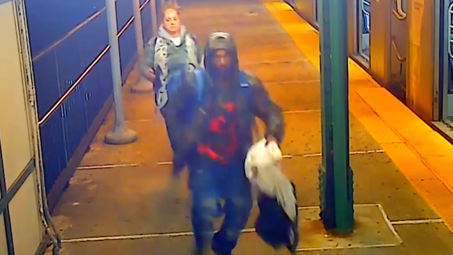 VIDEO: 2 sought after multiple shots fired inside Bronx subway train