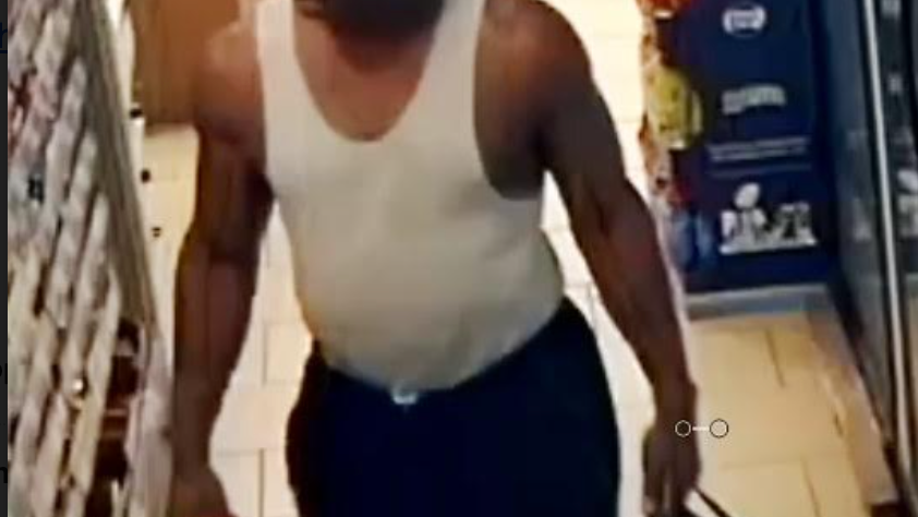 VIDEO: Armed thief sought in robberies at Manhattan 7-Eleven, handbag store