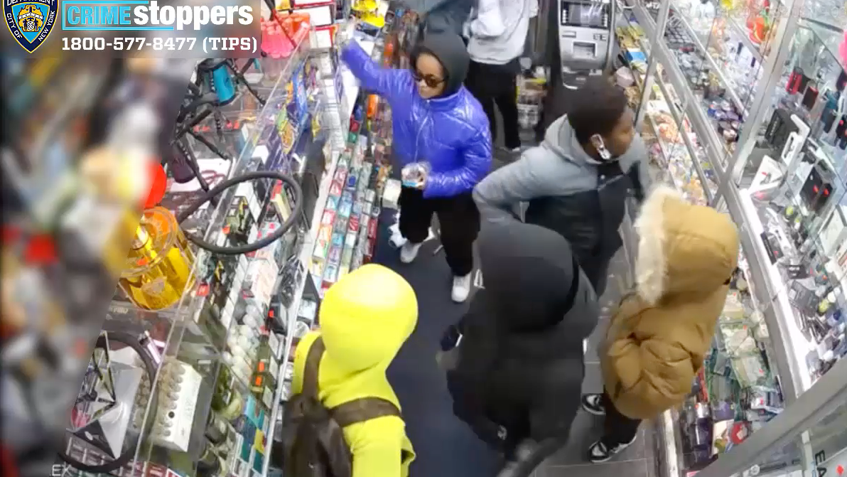 VIDEO: 9 sought after thousands of dollars in cash, merch stolen from Park Slope vape shop